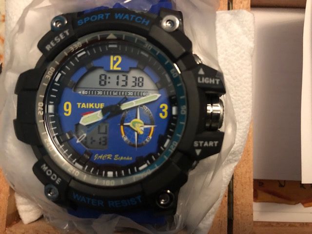 Reloj deportivo personalizado con nombre y escudo. Agrupaci&oacute;n Motorista Cota Cero Sevilla.