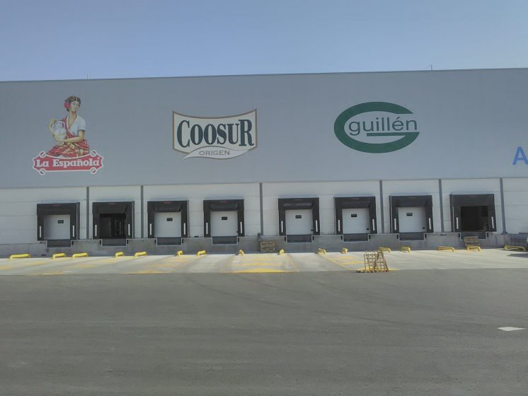 Rotulación de frente fachada en vinilos especiales al exterior. Coosur Aceites La Española en Vilches Jaén