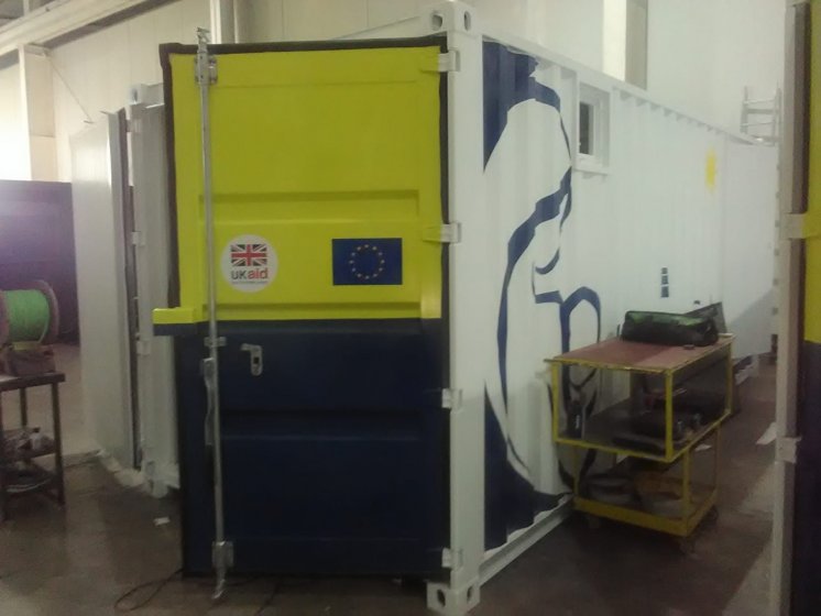 Rotulaci&oacute;n de un lote de 13 contenedores container en vinilo de corte especial para Kaduna Solar. Fabricados por Proinsener Sevilla.