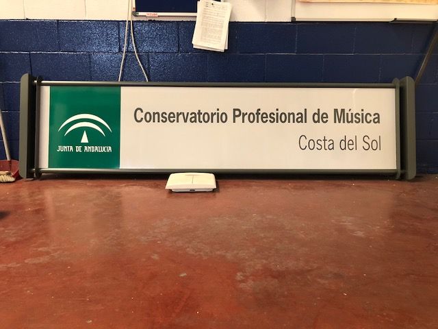 R&oacute;tulo Cartel homologado para Colegios e institutos P&uacute;blicos y conservatorio de M&uacute;sica Profesional. Costa del Sol M&aacute;laga.