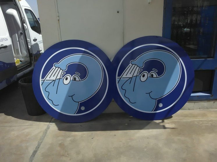 R&oacute;tulo Cartel rotulado con vinilo, para El Elefante Azul en Dos Hermanas Sevilla.