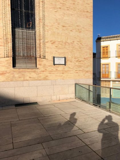 R&oacute;tulo cartel se&ntilde;alizador rotulado con vinilo sobre soporte homologado por Junta de Andaluc&iacute;a. Memoria Hist&oacute;rica de Baena en Ja&eacute;n.