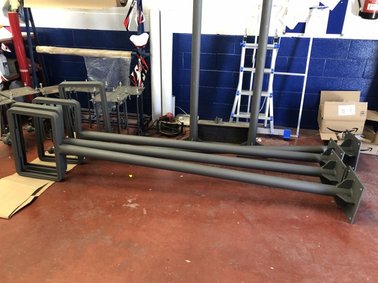 Se&ntilde;ales en hierro fundido y forja para el Ayuntamiento de Sevilla. Trabajos para Utre Multigesi&oacute;n.