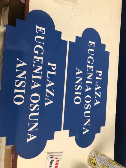 Señales en hierro fundido y forja para el Ayuntamiento de Sevilla. Trabajos para Utre Multigesión.