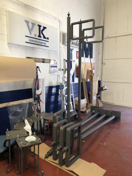 Se&ntilde;ales en hierro fundido y forja para el Ayuntamiento de Sevilla. Trabajos para Utre Multigesi&oacute;n.