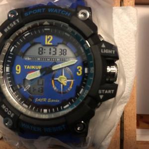 Reloj deportivo personalizado con nombre y escudo. Agrupaci&oacute;n Motorista Cota Cero Sevilla.