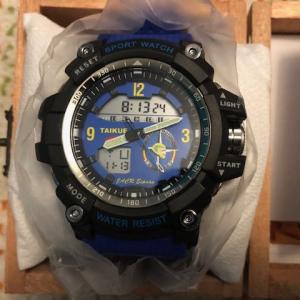 Reloj deportivo personalizado con nombre y escudo. Agrupaci&oacute;n Motorista Cota Cero Sevilla.