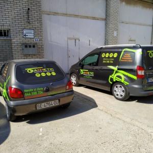 Rotulación de coche en vinilos de corte fundidos para Sanmetic en Dos Hermanas Sevilla.