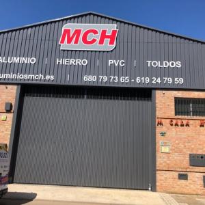 Rotulación de frente en chapa dibón recortado y rotulados con vinilos. MCH Córdoba