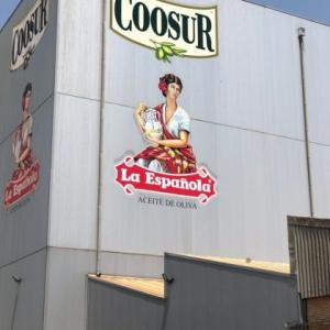 Rotulación de frente fachada en vinilos especiales al exterior. Coosur Aceites La Española en Jaén.
