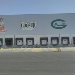 Rotulación de frente fachada en vinilos especiales al exterior. Coosur Aceites La Española en Vilches Jaén