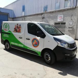 Rotulación de furgoneta en vinilos de corte fundidos para frutos secos y especias Alfer en Sevilla.