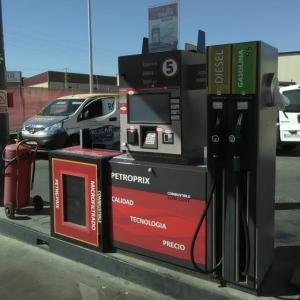 Rotulación en vinilo personalizado de Surtidores de gasolina para Petroprix en Sevilla, Granada, Almería, Málaga, Cádiz y Córdoba