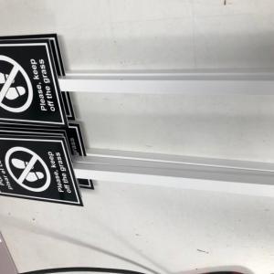 Rótulo Cartel rotulado con vinilo, para el Hotel Alfonso XIII de Sevilla.