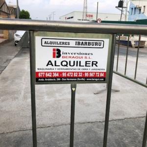 Rótulo Cartel de señalización en aluminio y rotulado con vinilos laminados para vallas de tráfico. Beragui en Dos Hermanas Sevilla.