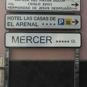Rótulo Cartel de señalización en chapa homologada vial. Hotel Mercer Sevilla.