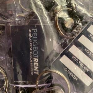 Llaveros para indetificaci&oacute;n personaliables. Peugoet Automares.