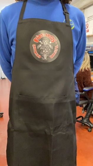 Delantal de cocina personalizado en transfer textil. Motoclub Pitos Locos de Bellavista Sevilla.