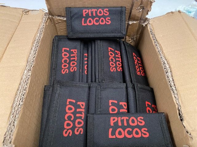 Llavero porta llaves grabados en serigraf&iacute;a, para motoclub Pitos Locos en Bellavista Sevilla.