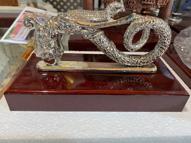 Regalo trofeo, Llamador con ba&ntilde;o de plata de Ley. Cuartel General de la Fuerza Terrestre ( Futer ) de Sevilla.