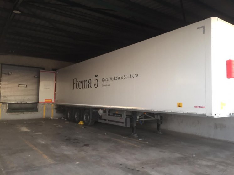 Rotulación de camión trailer, en vinilo de corte para Forma 5 en Sevilla.