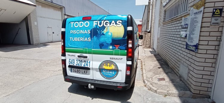 Rotulación de coche con vinilos fundidos. Todo Gas Sevilla.