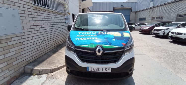 Rotulación de coche con vinilos fundidos. Todo Gas Sevilla.