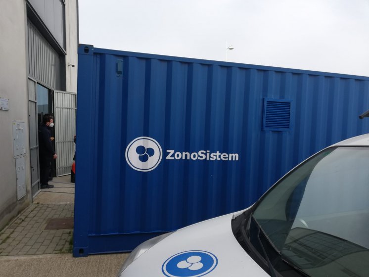 Rotulaci&oacute;n de contenedor container en vinilo especial de corte, para Ingenier&iacute;a del Ozono en C&aacute;diz.