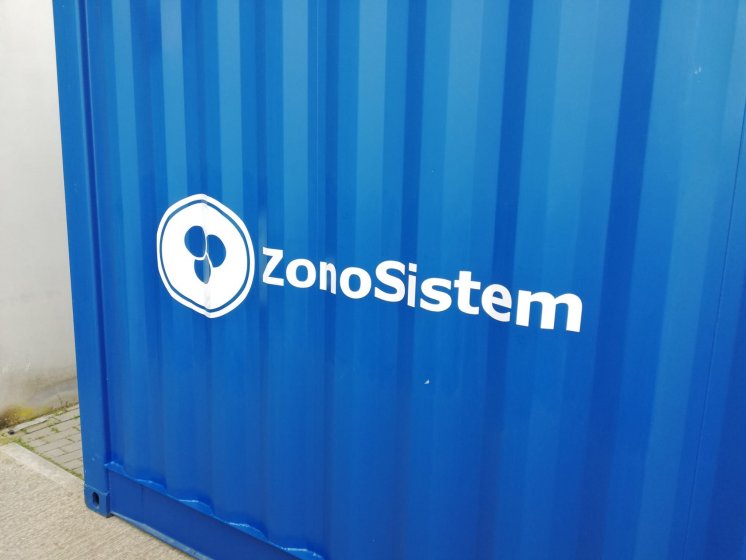 Rotulaci&oacute;n de contenedor container en vinilo especial de corte, para Ingenier&iacute;a del Ozono en C&aacute;diz.