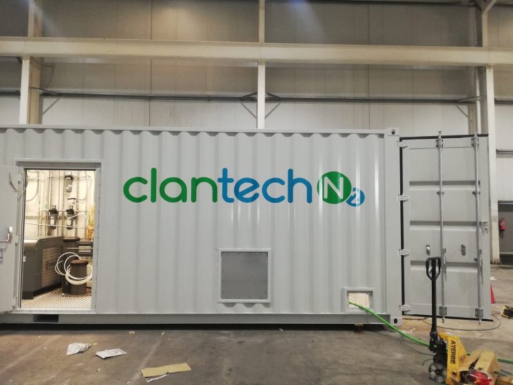 Rotulaci&oacute;n de contenedores container en vinilo de corte especial para CLAN TECNOLOGICA,SL. Sevilla.