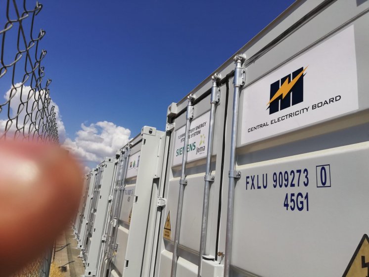 Rotulaci&oacute;n de contenedores container en vinilo de corte especial para Siemens. Fabricados por Proinsener Sevilla.