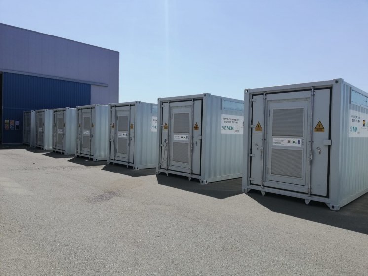 Rotulaci&oacute;n de contenedores container en vinilo de corte especial para Siemens. Fabricados por Proinsener Sevilla.
