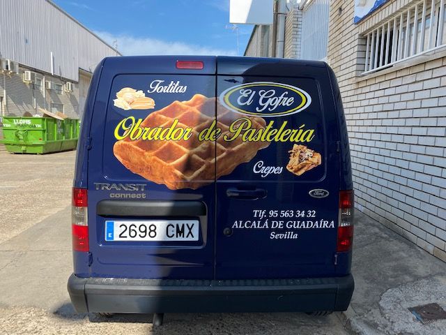 Rotulación de furgoneta en vinilos de corte y en impresión digital. El Gofre en Alcalá de Guadaira Sevilla.
