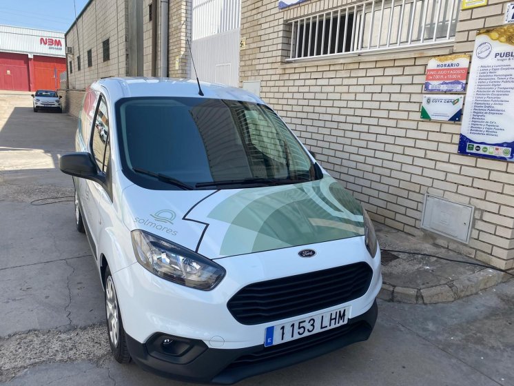 Rotulaci&oacute;n de furgonetas semi integral en impresi&oacute;n digital y vinilo de corte. Inmobiliaria Solmare Sevilla.