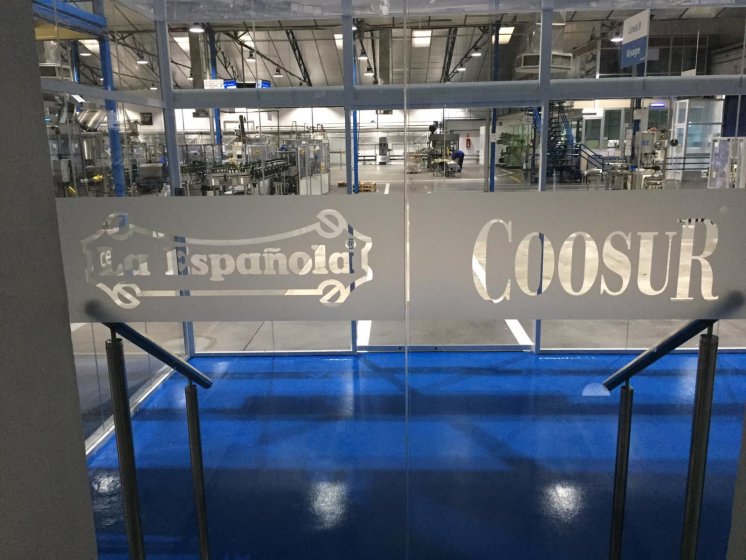 Rotulaci&oacute;n de mamparas de despacho, con vinilos en imitaci&oacute;n &aacute;cido plata o chorro de arena. Acesur Sevilla