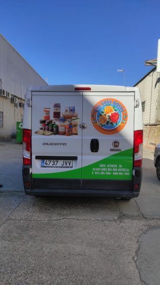 Rotulación semi integral de furgoneta. Vinilos fundidos. Frutos secos Alfer Sevilla.
