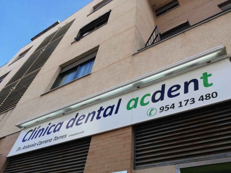 R&oacute;tulo cartel tipo luminaria en Dos Hermanas Sevilla.