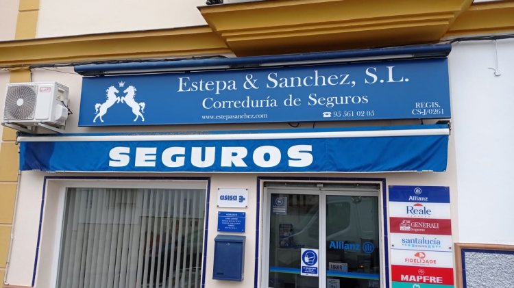 R&oacute;tulo cartel tipo luminaria para Estepa & S&aacute;nchez en Alcal&aacute; de Guadaira Sevilla.