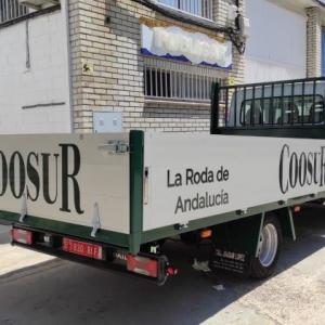 Rotulación de camión, en vinilos de corte e impresión digital fundidos. Aceites la Española Acesur Sevilla.