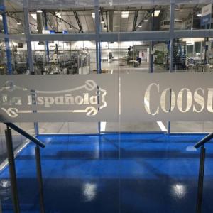 Rotulación de mamparas de despacho, con vinilos en imitación ácido plata o chorro de arena. Acesur Sevilla