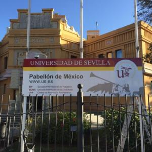 Rótulo cartel en bandeja plegada con vinilo laminado homologado para la Universidad de Sevilla. Pabellón de México.