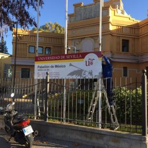 Rótulo cartel en bandeja plegada con vinilo laminado homologado para la Universidad de Sevilla. Pabellón de México.