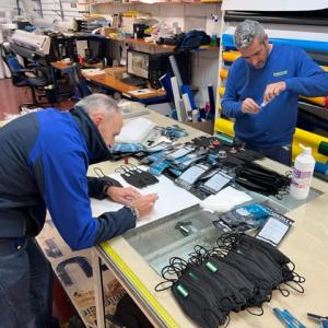 Mascarillas personalizadas para el 28 de febrero, para la jefatura de protocolo de la Junta de Andaluc&iacute;a.