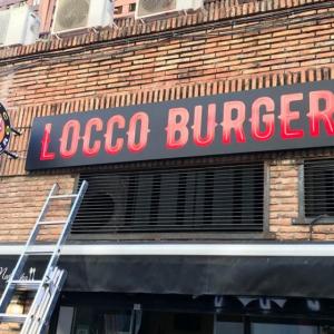 Neón Flex para Locoo Burger en Sevilla