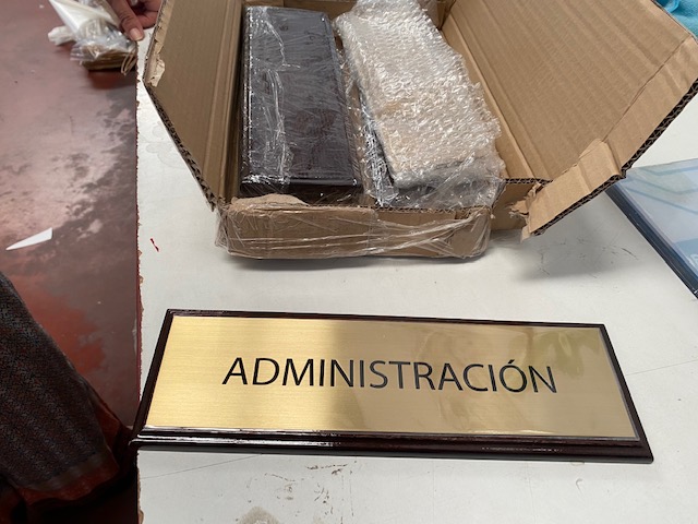 Carteles homologados para colegio Espa&ntilde;ol en Marruecos,  Jacinto Benavente