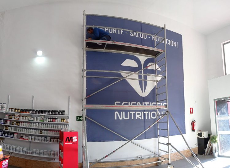 Fotomural en Lona para interior para Scientiffic Nutrition Sevilla.