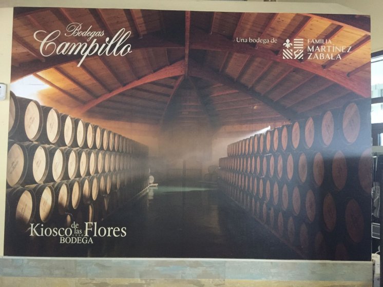 Fotomural en vinilo especial de pared. Trabajos para Bodegas Faustino.