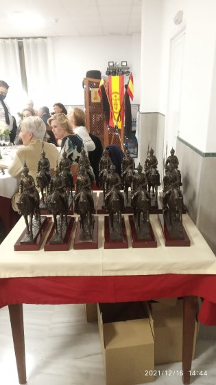 Lancero a caballo del Regimiento de Caballer&iacute;a Sagunto 7 Sevilla, Talla y figura 3D en resina con peana de madera.