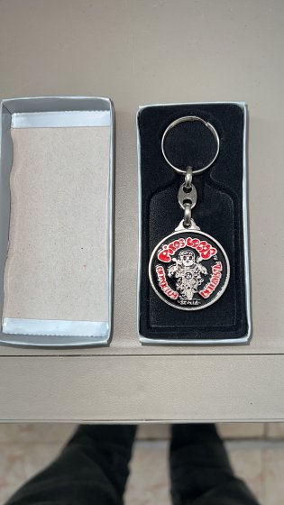 Llavero metal fundido, para motoclub Pitos Locos en Bellavista Sevilla.