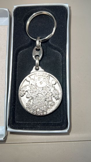 Llavero metal fundido, para motoclub Pitos Locos en Bellavista Sevilla.